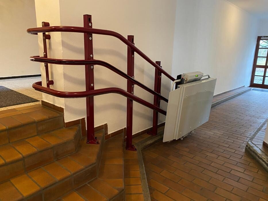 Bilder sani-trans GmbH | Rollstuhllift, Plattformlift & Hublift