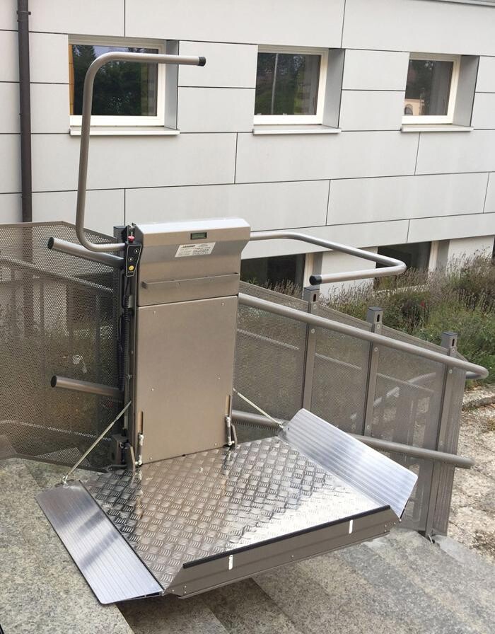 Bilder sani-trans GmbH | Rollstuhllift, Plattformlift & Hublift