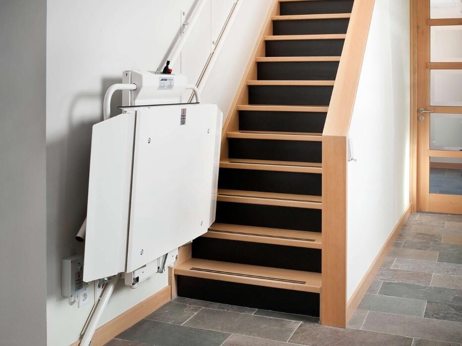 Bilder sani-trans GmbH | Rollstuhllift, Plattformlift & Hublift