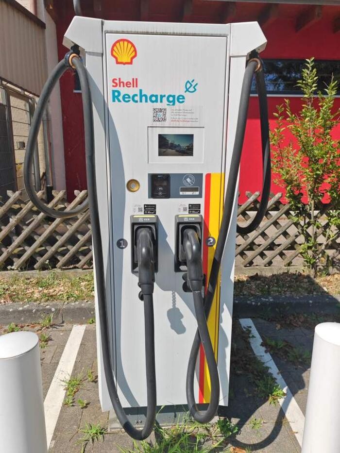 Bilder Shell Recharge Charging Station