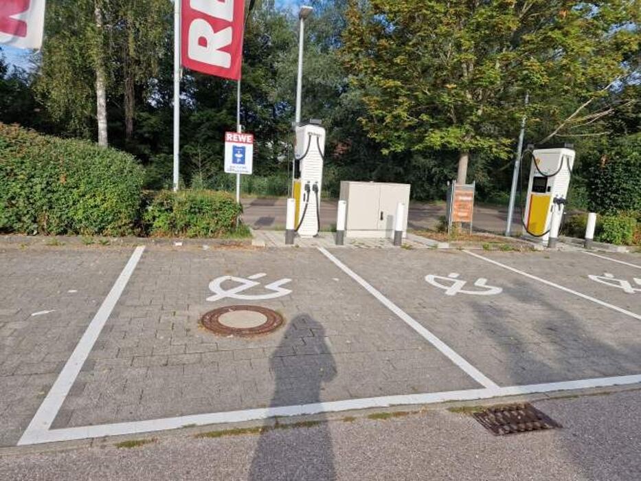 Bilder Shell Recharge Charging Station