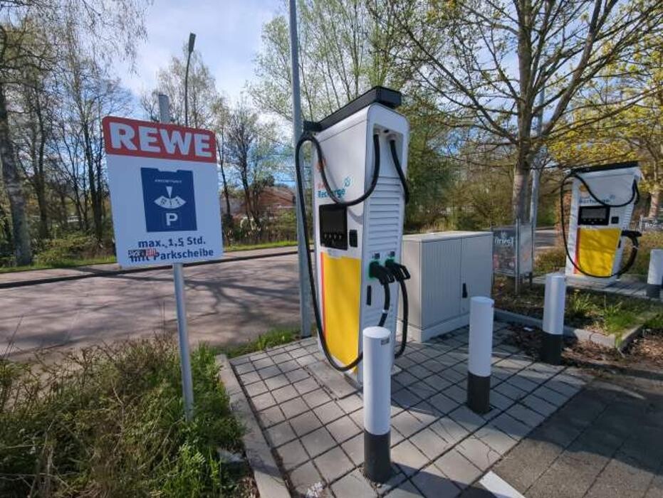 Bilder Shell Recharge Charging Station