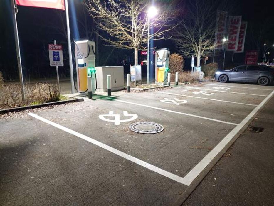 Bilder Shell Recharge Charging Station