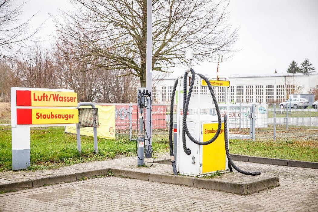 Bilder Shell Recharge Charging Station