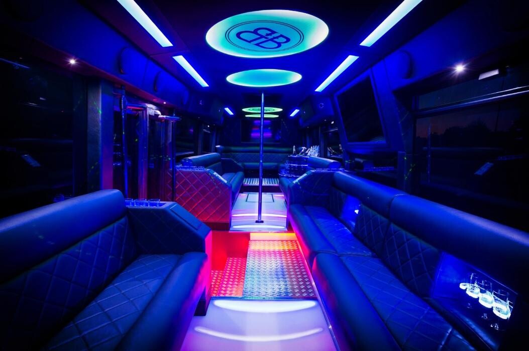 Bilder The Black Bus Partybus