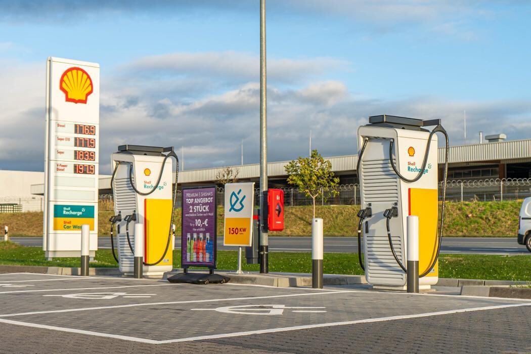 Bilder Shell Recharge Charging Station