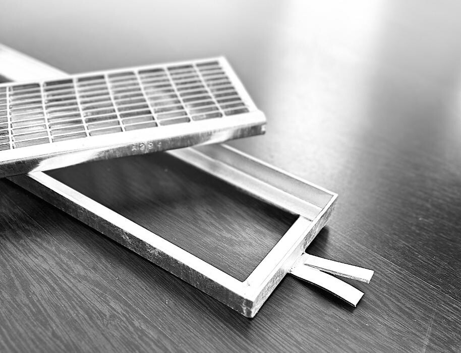 Bilder LOMA Stahl GmbH - Gitterroste, Gitterroststufen,V2A, V4A, GFK, Treppenanlagen, Spindeltreppen, Design-Geländer, Fußabstreifer