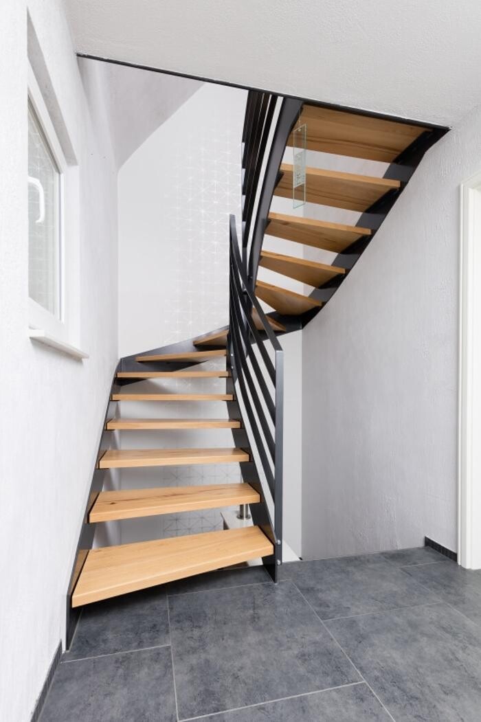 Bilder LOMA Stahl GmbH - Gitterroste, Gitterroststufen,V2A, V4A, GFK, Treppenanlagen, Spindeltreppen, Design-Geländer, Fußabstreifer