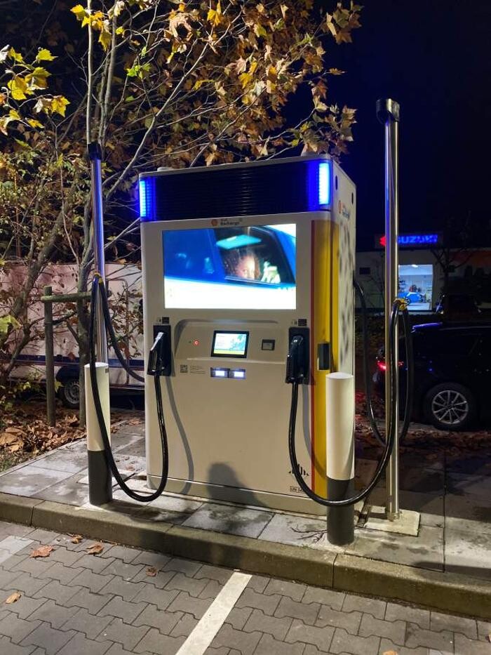 Bilder Shell Recharge Charging Station