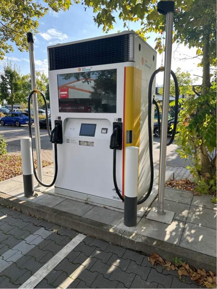 Bilder Shell Recharge Charging Station