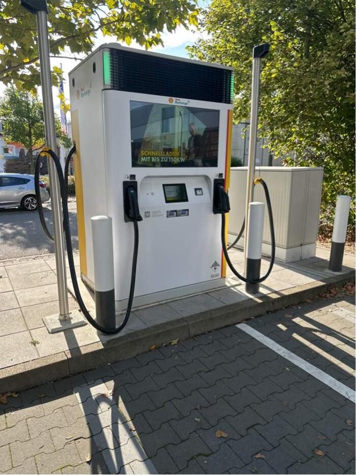 Bilder Shell Recharge Charging Station