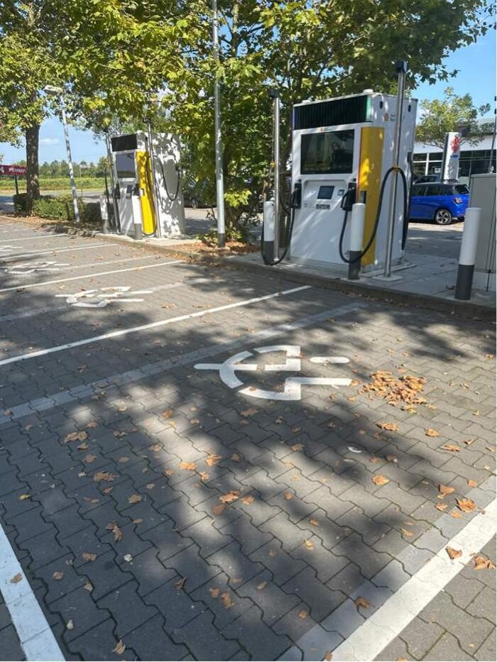 Bilder Shell Recharge Charging Station