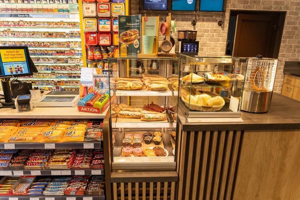 Bilder Shell Recharge Charging Station