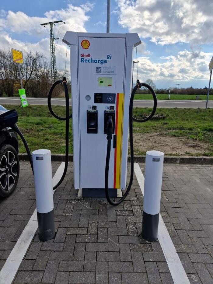 Bilder Shell Recharge Charging Station