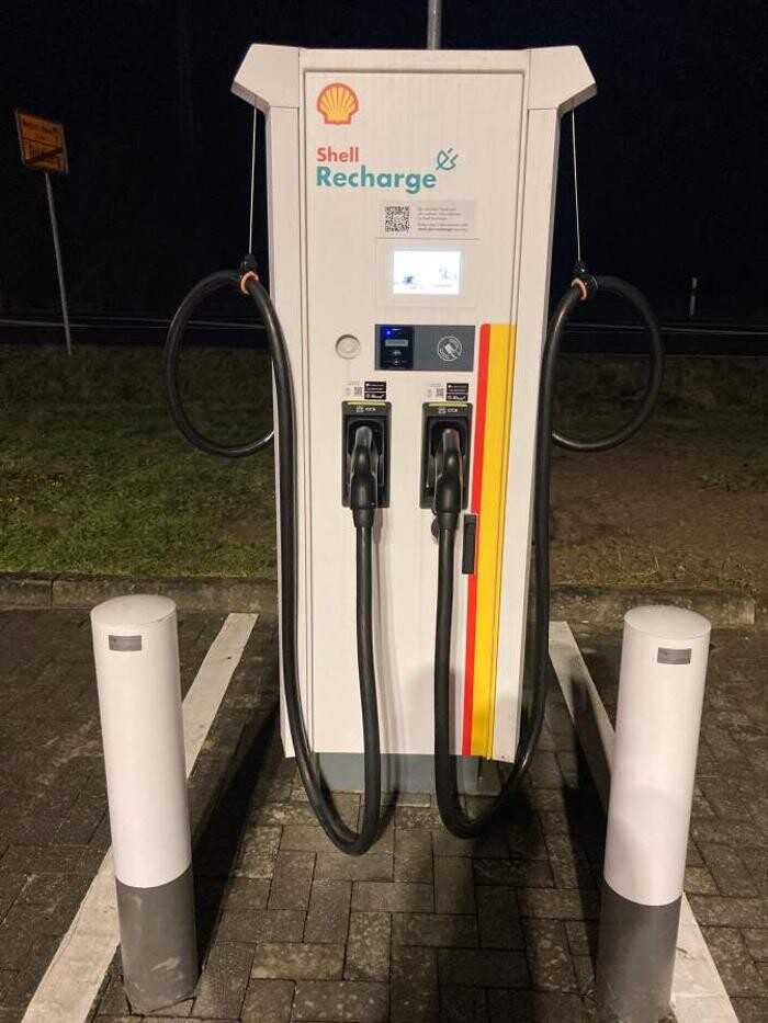 Bilder Shell Recharge Charging Station