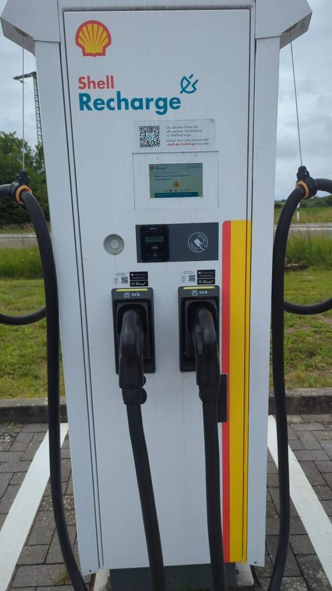 Bilder Shell Recharge Charging Station