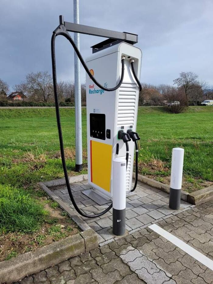 Bilder Shell Recharge Charging Station
