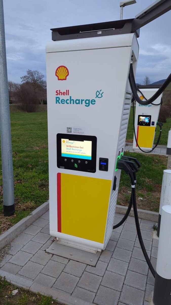 Bilder Shell Recharge Charging Station