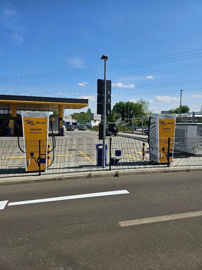 Bilder JET Ladestation