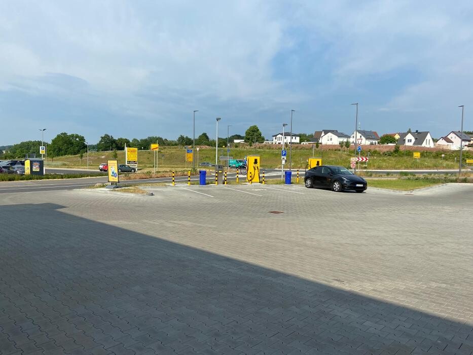 Bilder JET Ladestation