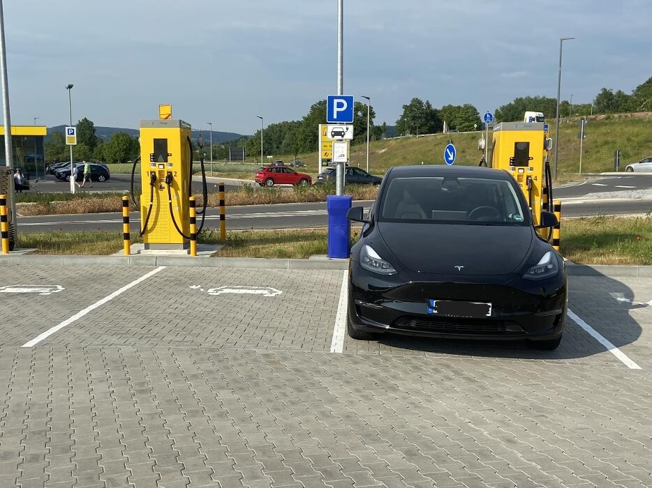 Bilder JET Ladestation