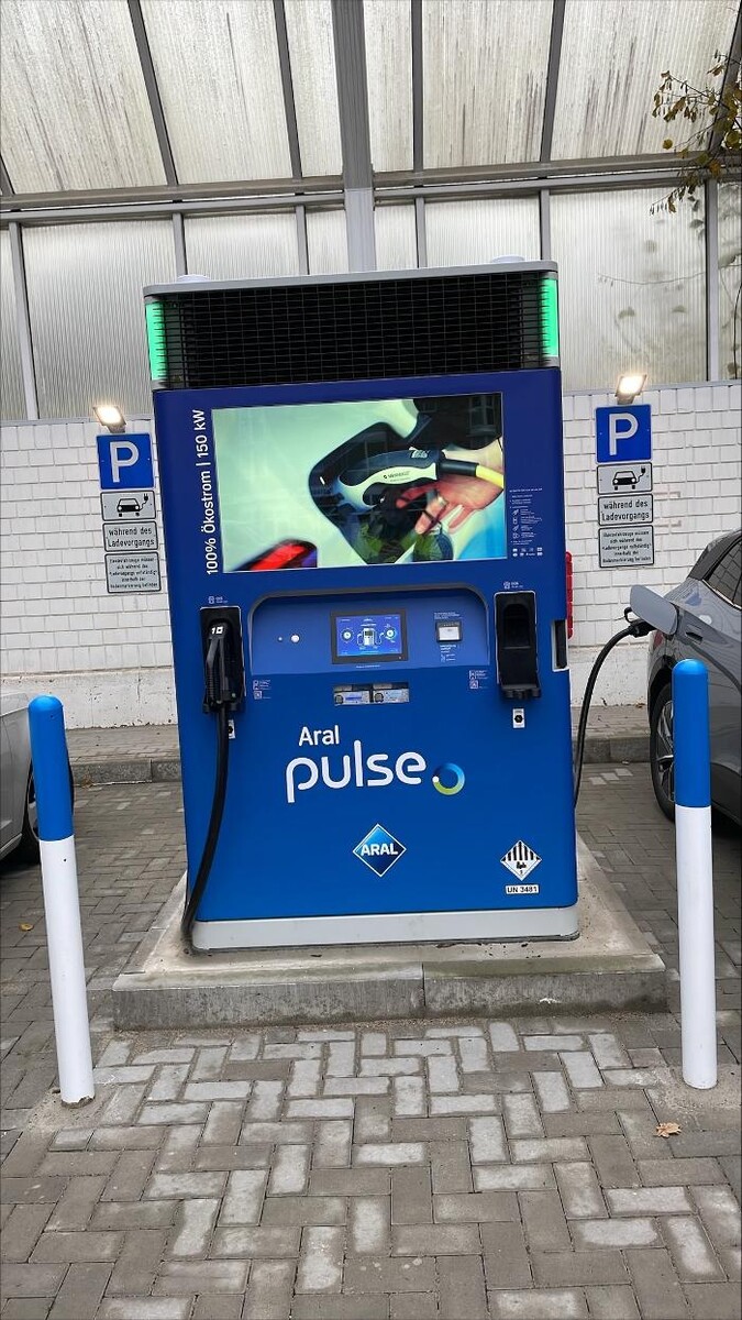 Bilder Aral pulse Ladestation