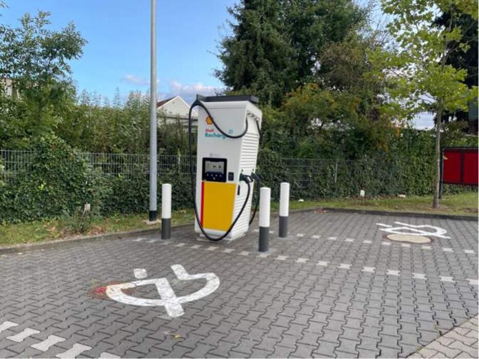 Bilder Shell Recharge Charging Station