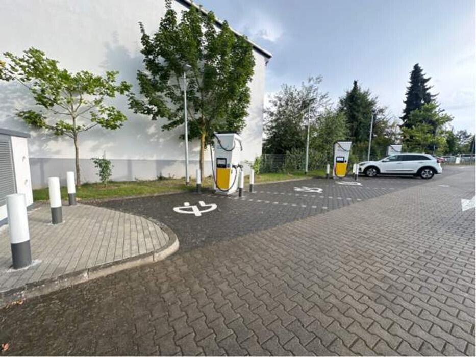 Bilder Shell Recharge Charging Station