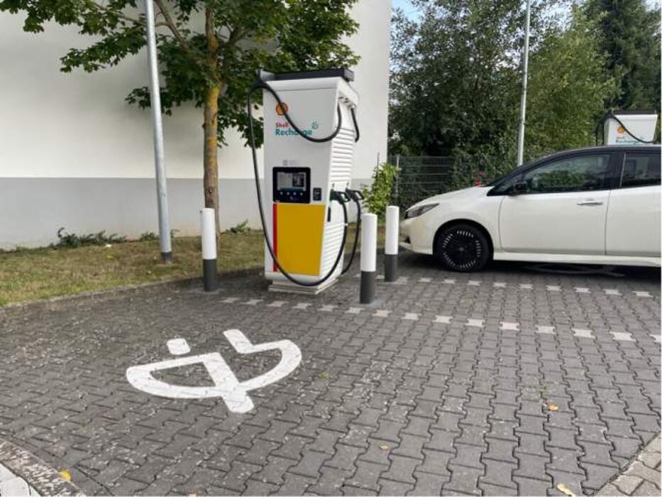 Bilder Shell Recharge Charging Station