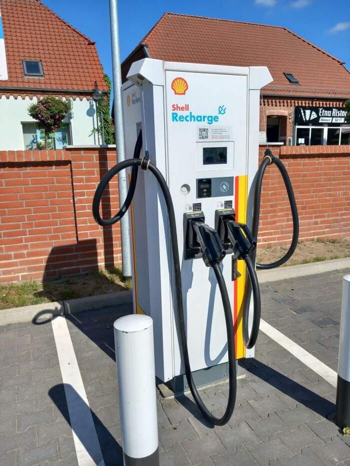 Bilder Shell Recharge Charging Station