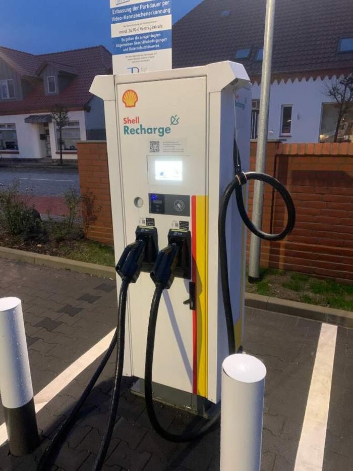 Bilder Shell Recharge Charging Station