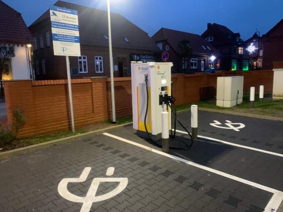 Bilder Shell Recharge Charging Station