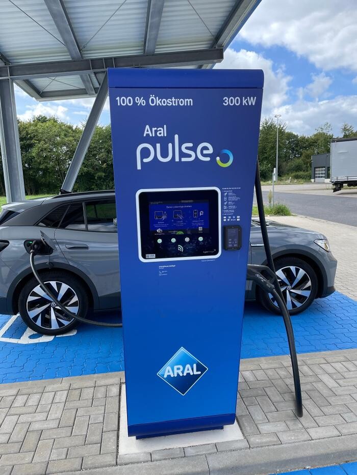 Bilder Aral pulse Ladestation