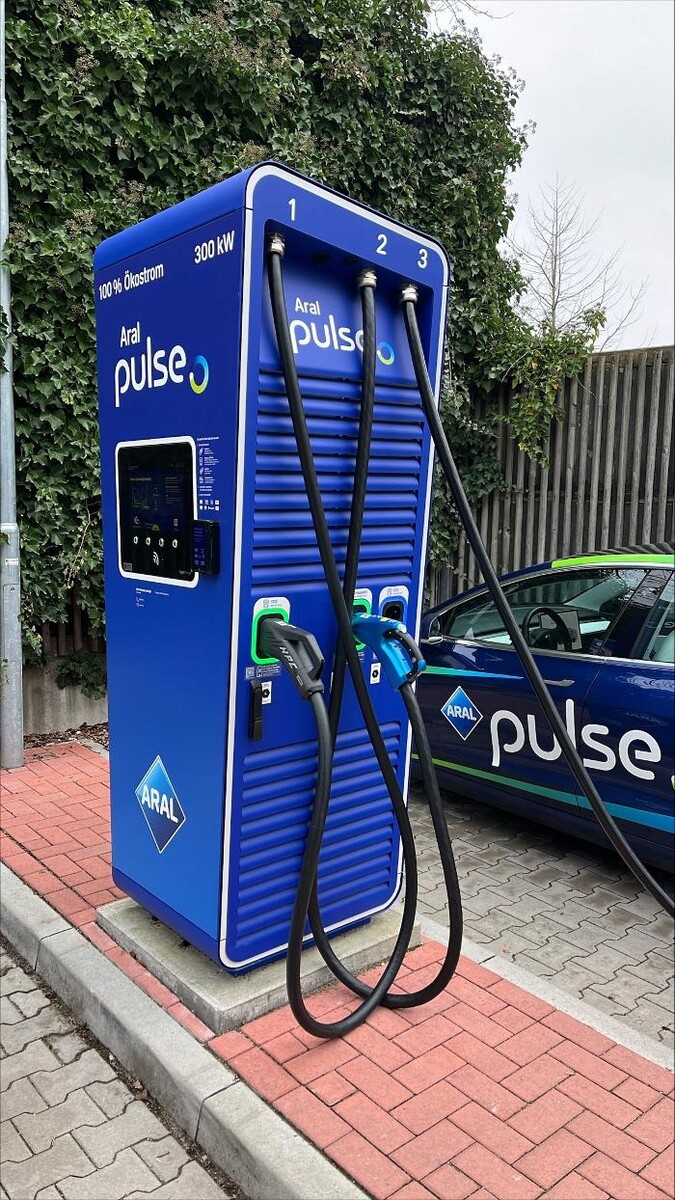 Bilder Aral pulse Ladestation