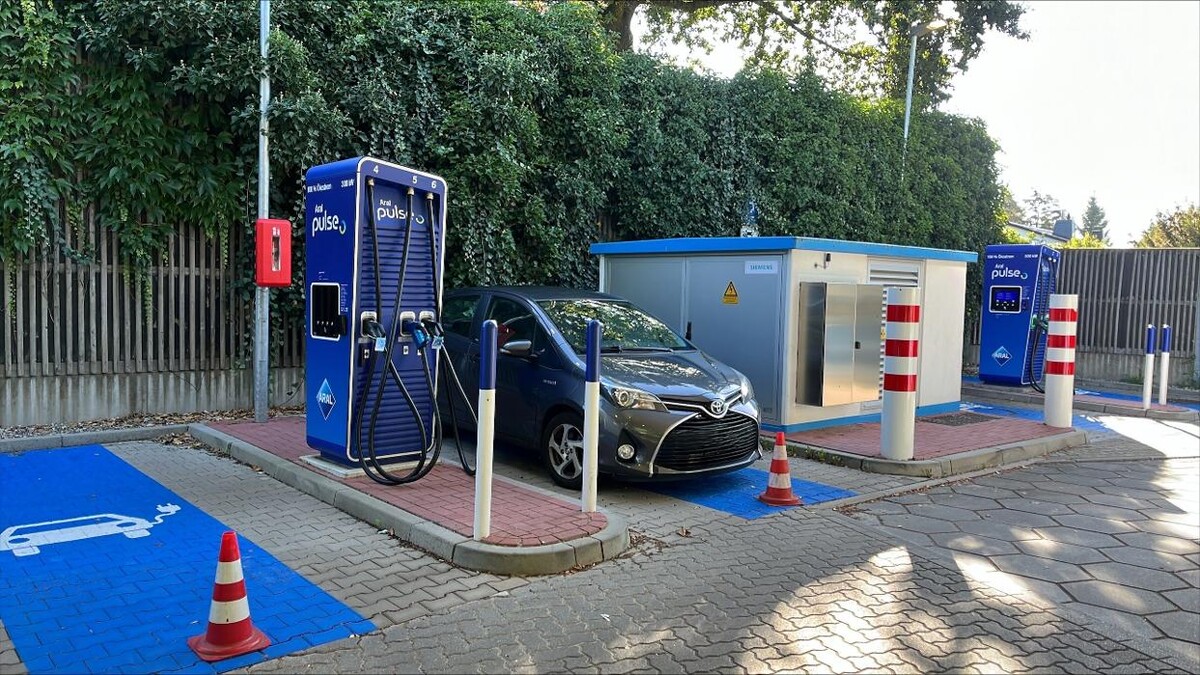 Bilder Aral pulse Ladestation
