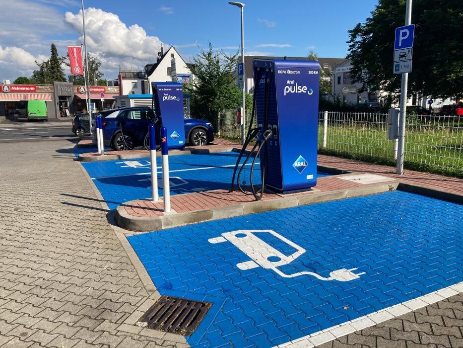 Bilder Aral pulse Ladestation