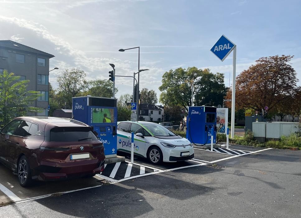 Bilder Aral pulse Ladestation