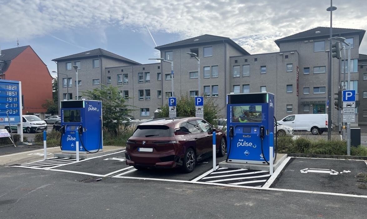 Bilder Aral pulse Ladestation