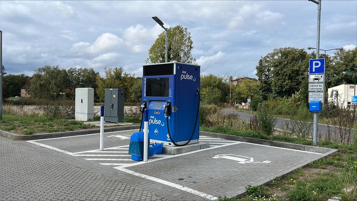 Bilder Aral pulse Ladestation
