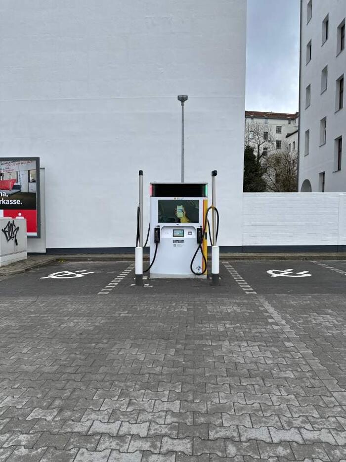 Bilder Shell Recharge Charging Station