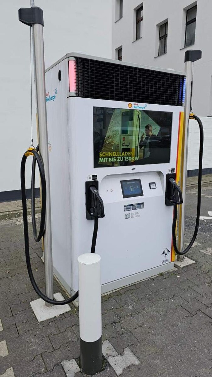 Bilder Shell Recharge Charging Station
