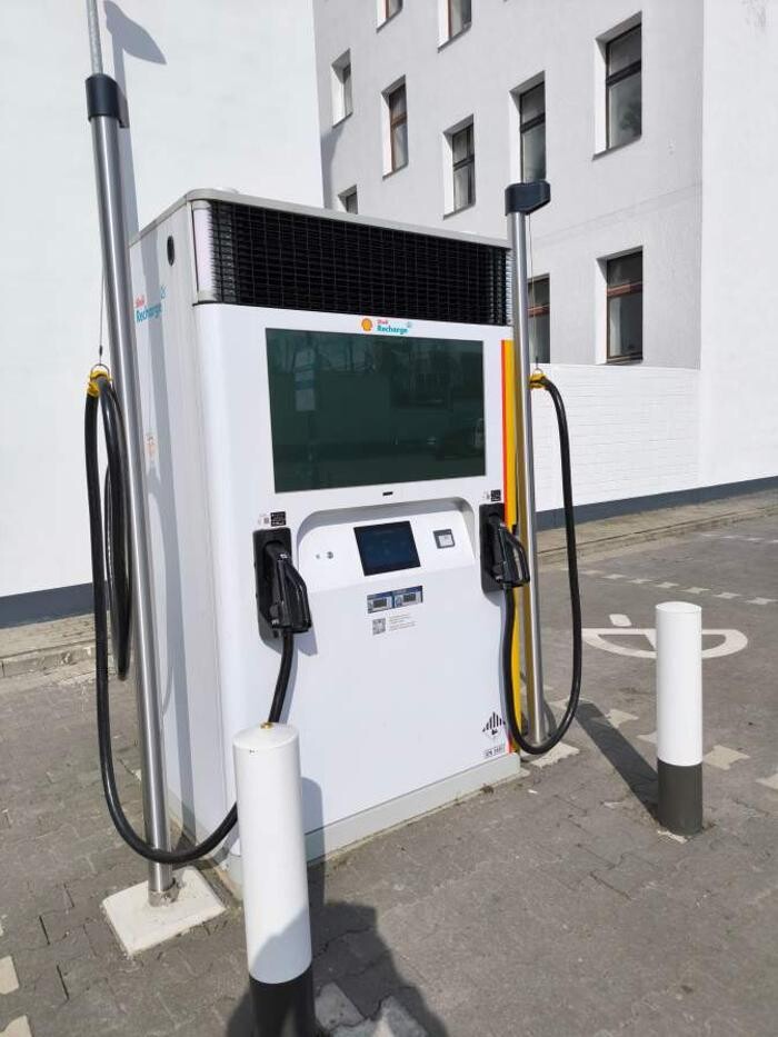 Bilder Shell Recharge Charging Station