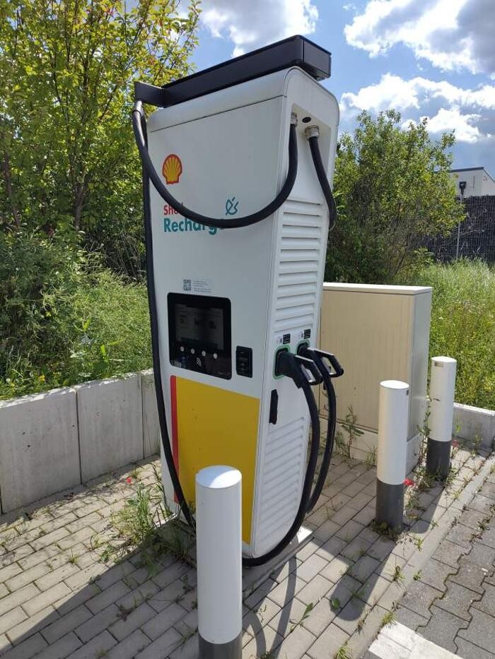Bilder Shell Recharge Charging Station