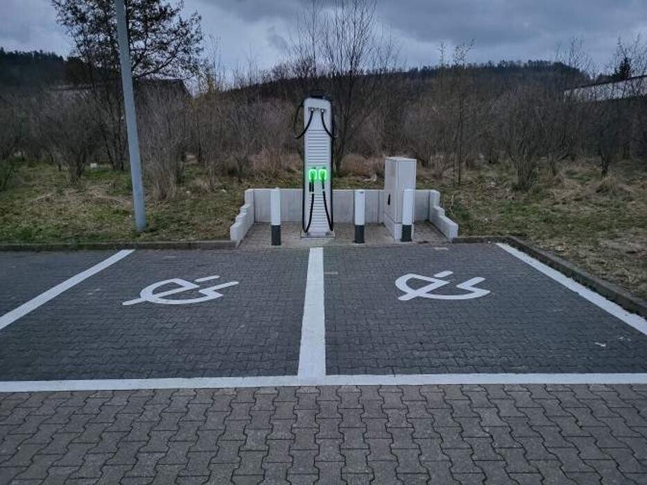 Bilder Shell Recharge Charging Station