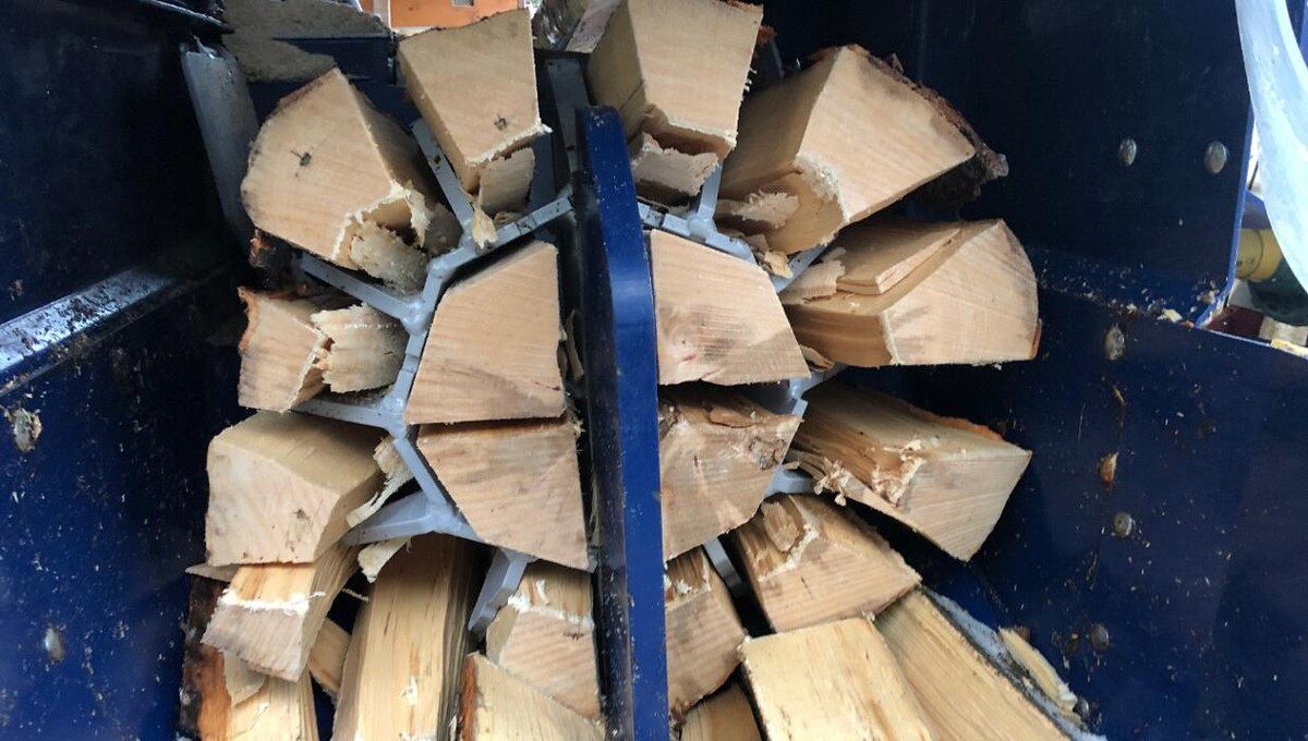 Bilder Thorsten Scheffer Brennholz Verkauf