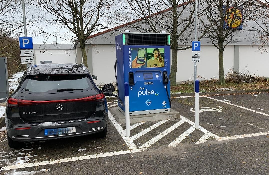 Bilder Aral pulse Ladestation