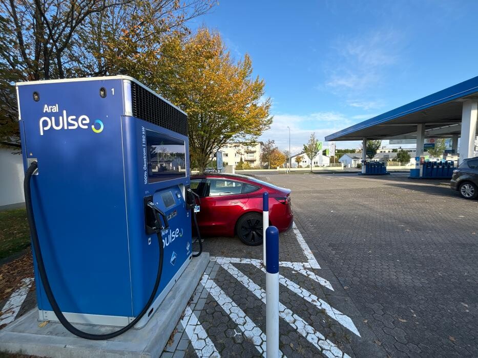 Bilder Aral pulse Ladestation