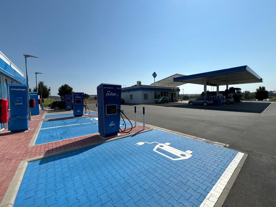 Bilder Aral pulse Ladestation