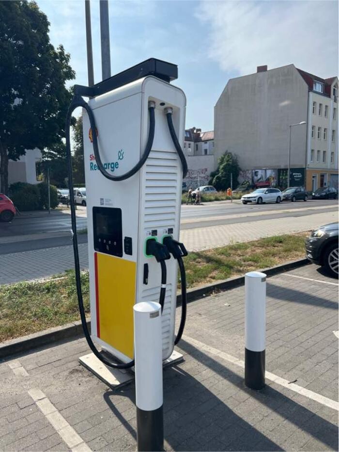Bilder Shell Recharge Charging Station
