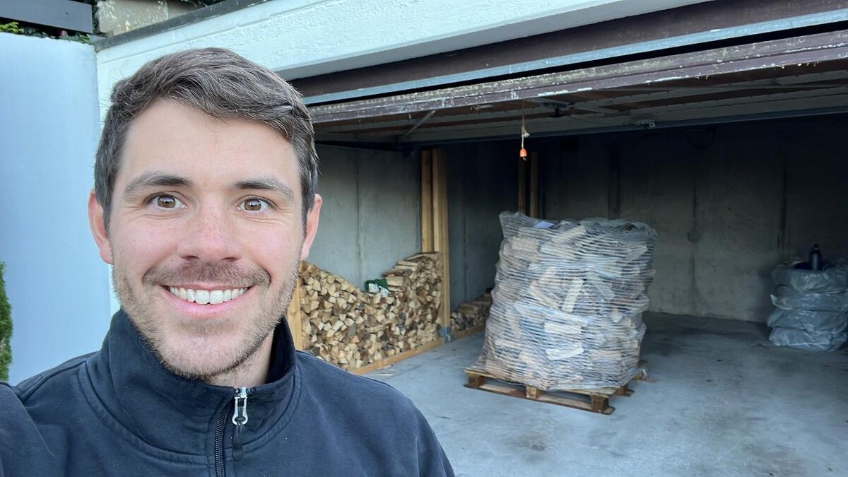 Bilder Brennhardt - Günstiges Brennholz für Privat- und Gewerbekunden